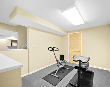 1044 Oakhill Drive - Photo Thumbnail 29