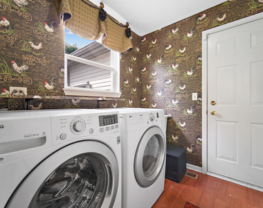 1044 Oakhill Drive - Photo Thumbnail 20