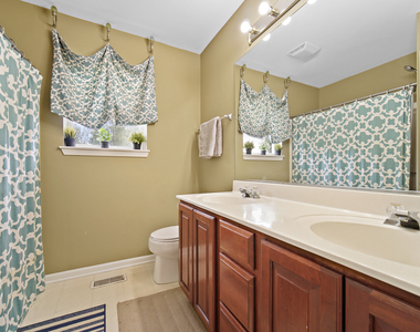 1044 Oakhill Drive - Photo Thumbnail 23