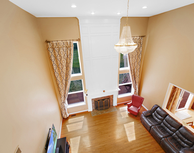 1044 Oakhill Drive - Photo Thumbnail 16