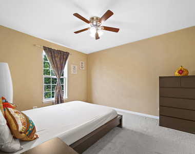 1044 Oakhill Drive - Photo Thumbnail 24