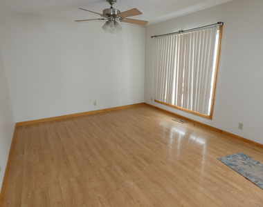 515 Freeman Avenue - Photo Thumbnail 1