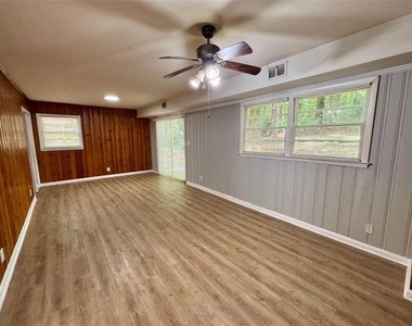 2612 Dawn Drive - Photo Thumbnail 11