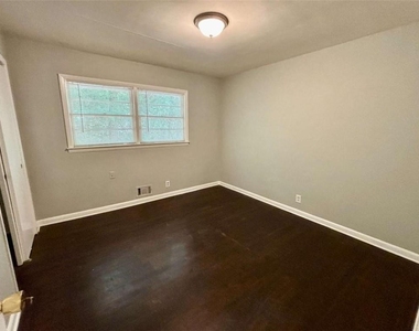 2612 Dawn Drive - Photo Thumbnail 13