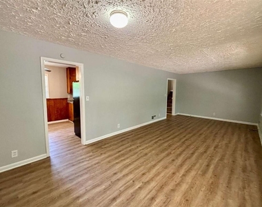 2612 Dawn Drive - Photo Thumbnail 4