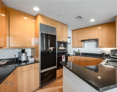 700 Park Regency Place Ne - Photo Thumbnail 8