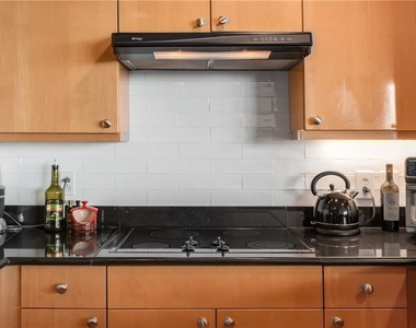 700 Park Regency Place Ne - Photo Thumbnail 11
