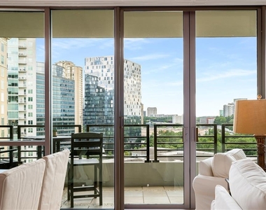 700 Park Regency Place Ne - Photo Thumbnail 6