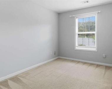3522 Spring View Court - Photo Thumbnail 7