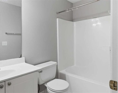 3522 Spring View Court - Photo Thumbnail 8