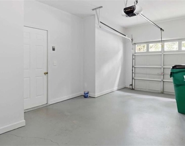 3522 Spring View Court - Photo Thumbnail 21