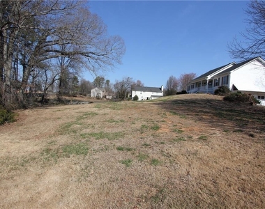 818 Springlake Road - Photo Thumbnail 28