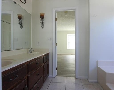 818 Springlake Road - Photo Thumbnail 41