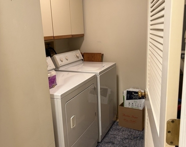 318 Dunham Place Commons - Photo Thumbnail 14