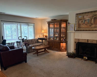318 Dunham Place Commons - Photo Thumbnail 2