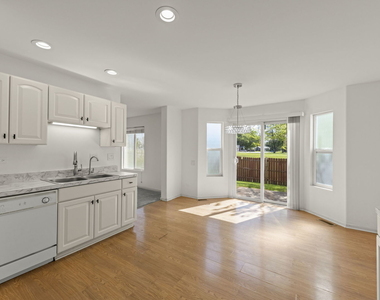 2430 Caton Crest Court - Photo Thumbnail 7