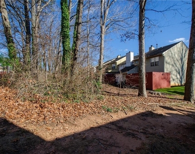 1066 Wedgewood Lane - Photo Thumbnail 19