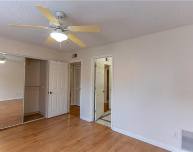 4266 Roswell Road Ne - Photo Thumbnail 4