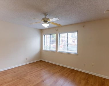 4266 Roswell Road Ne - Photo Thumbnail 3