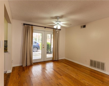 4266 Roswell Road Ne - Photo Thumbnail 1