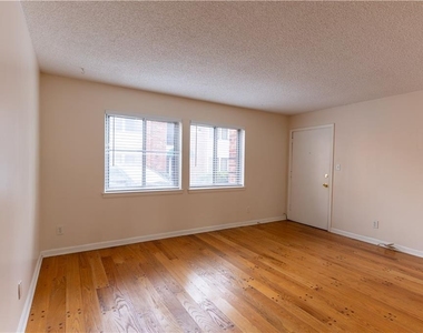 4266 Roswell Road Ne - Photo Thumbnail 10