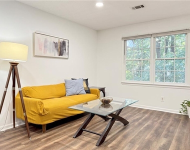 4193 N Shallowford Road - Photo Thumbnail 6