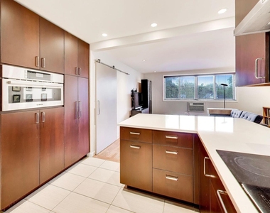 2722 Central Street - Photo Thumbnail 14