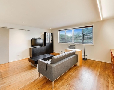 2722 Central Street - Photo Thumbnail 8