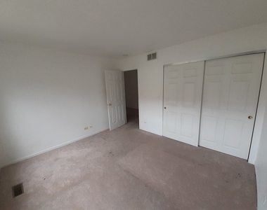 11 E Illinois Avenue - Photo Thumbnail 25