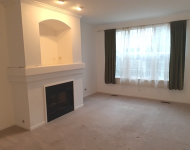 11 E Illinois Avenue - Photo Thumbnail 4