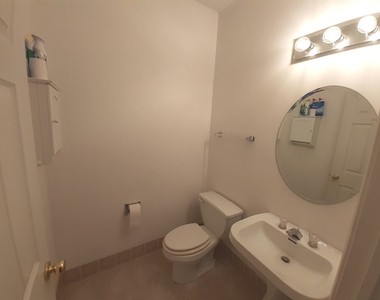 11 E Illinois Avenue - Photo Thumbnail 10