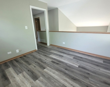 156 Castlewood Court - Photo Thumbnail 13