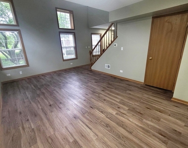 156 Castlewood Court - Photo Thumbnail 26