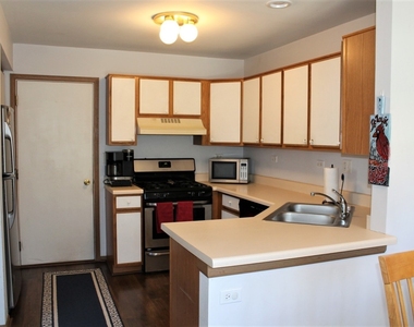 156 Castlewood Court - Photo Thumbnail 5