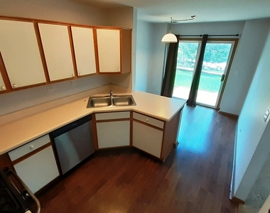 156 Castlewood Court - Photo Thumbnail 6
