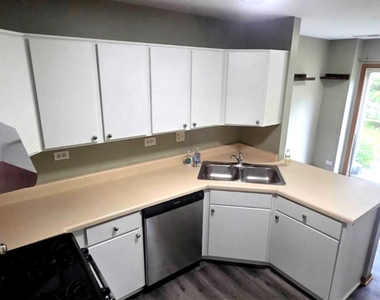 156 Castlewood Court - Photo Thumbnail 23