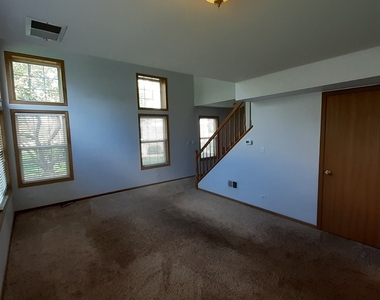 156 Castlewood Court - Photo Thumbnail 9