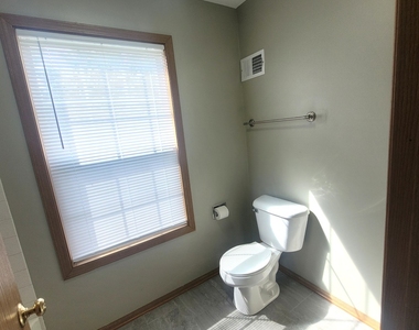 156 Castlewood Court - Photo Thumbnail 26