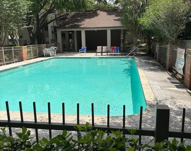 9707 Richmond Avenue - Photo Thumbnail 2