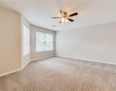 3210 Candlepine Drive - Photo Thumbnail 15