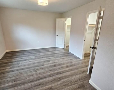 9327 Leader Street - Photo Thumbnail 14
