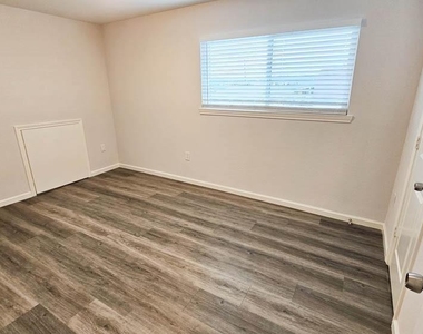 9327 Leader Street - Photo Thumbnail 20