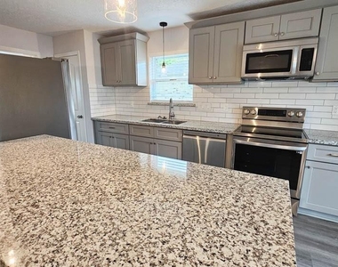 9327 Leader Street - Photo Thumbnail 8