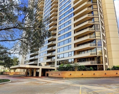 15 Greenway Plaza - Photo Thumbnail 1