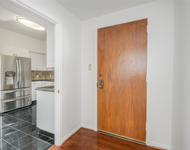 15 Greenway Plaza - Photo Thumbnail 6