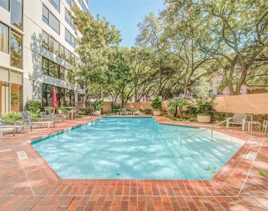 15 Greenway Plaza - Photo Thumbnail 36