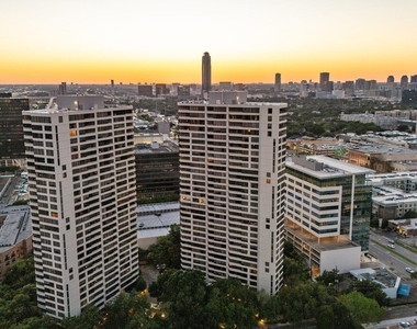 15 Greenway Plaza - Photo Thumbnail 12
