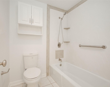 15 Greenway Plaza - Photo Thumbnail 31