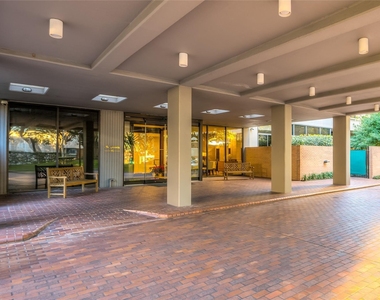 15 Greenway Plaza - Photo Thumbnail 3