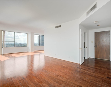 15 Greenway Plaza - Photo Thumbnail 16